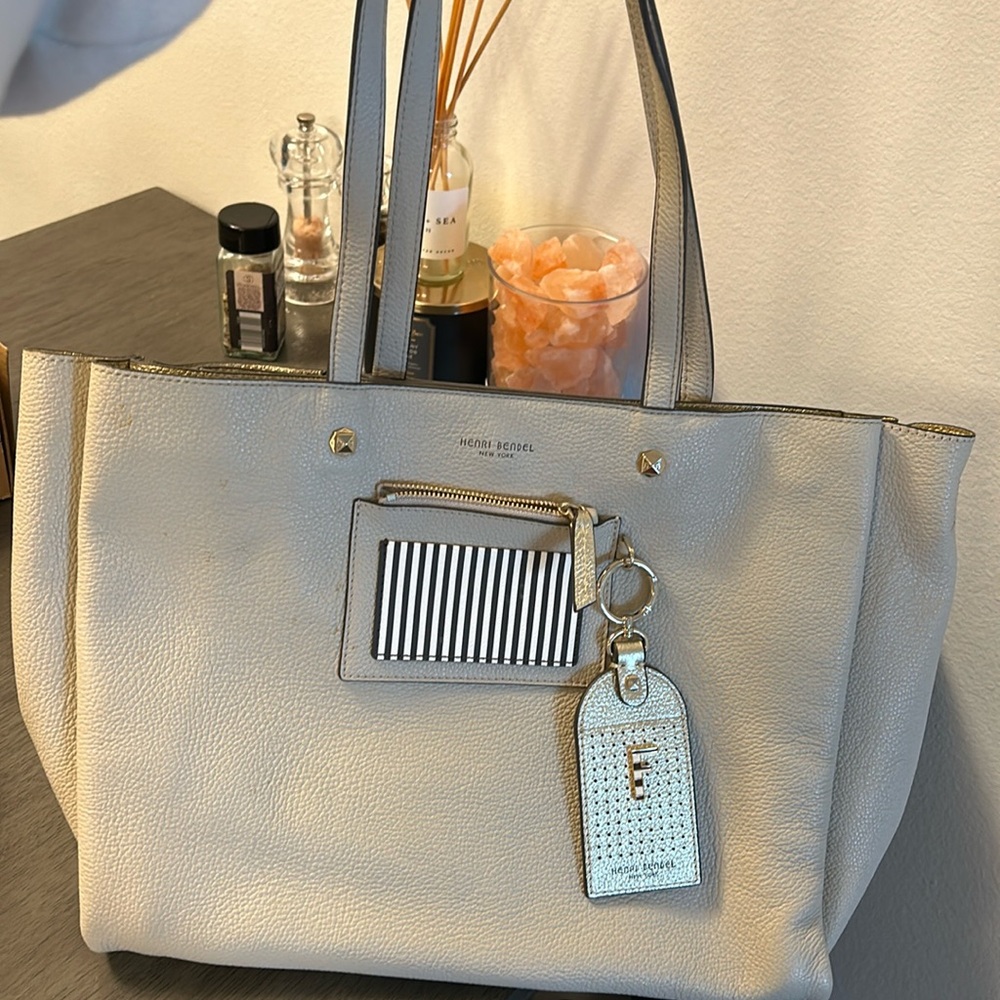 Henri Bendel purse